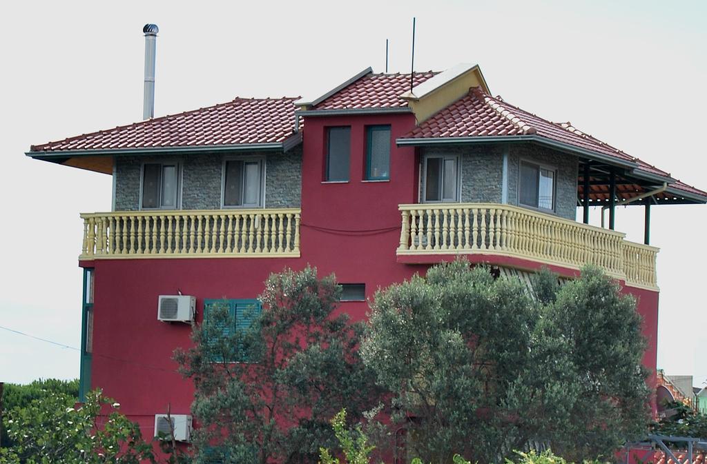 H And H Guesthouse Velipoje Ngoại thất bức ảnh