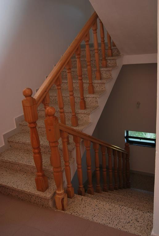 H And H Guesthouse Velipoje Ngoại thất bức ảnh