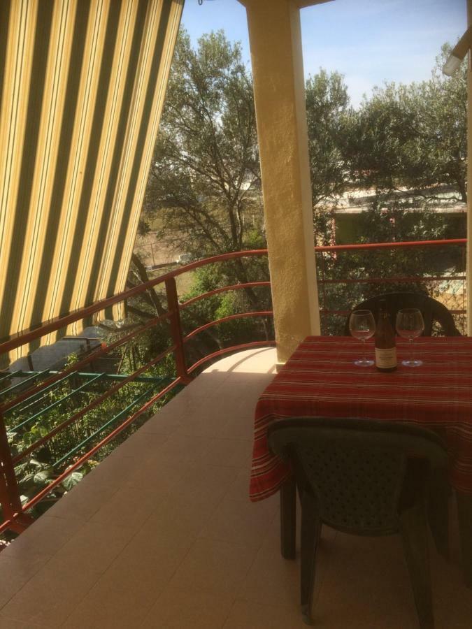 H And H Guesthouse Velipoje Ngoại thất bức ảnh